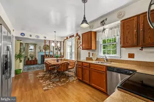 11613 Brookway Ct, Woodbridge, VA 22192 - Photo 16