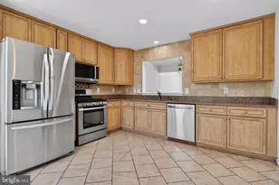 9000 Falcon Glen Ct, Bristow, VA 20136 - Photo 18