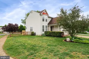 12028 Tango Ln, Woodbridge, VA 22193 - Photo 2