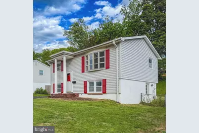 4413 Kenwood Drive, Woodbridge, VA 22193 - Photo 4