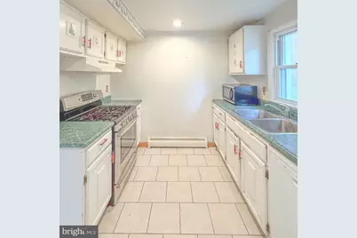 4413 Kenwood Drive, Woodbridge, VA 22193 - Photo 22
