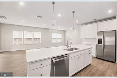 1601 Potomac Shores Parkway #401, Dumfries, VA 22026 - Photo 6