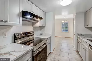 11337 Cromwell Ct, Woodbridge, VA 22192 - Photo 4