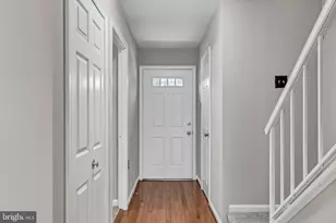 12109 Stallion Ct, Woodbridge, VA 22192 - Photo 2