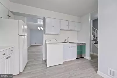 8145 Community Drive, Manassas, VA 20109 - Photo 12
