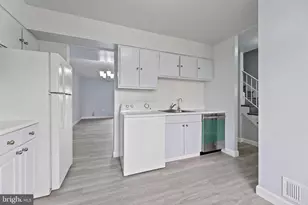 8145 Community Dr, Manassas, VA 20109 - Photo 12
