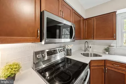 3110 Woods Cove Lane, Woodbridge, VA 22192 - Photo 4