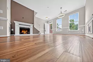 15825 John Diskin Cir, Woodbridge, VA 22191 - Photo 4