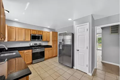 8636 Newton Place, Manassas, VA 20111 - Photo 2