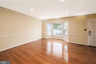 12863 Misty Ln, Woodbridge, VA 22192 - Photo 4