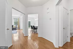 8863 Flatbush Ct, Manassas, VA 20109 - Photo 2
