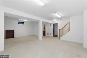 8863 Flatbush Ct, Manassas, VA 20109 - Photo 16
