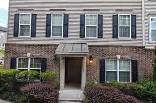15381 Rosemont Manor Dr, Haymarket, VA 20169 - Photo 1