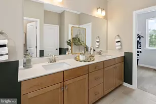 2558 Neabsco Common Pl, Woodbridge, VA 22191 - Photo 32
