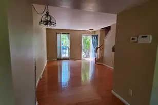 2036 Stargrass Ct, Woodbridge, VA 22192 - Photo 4