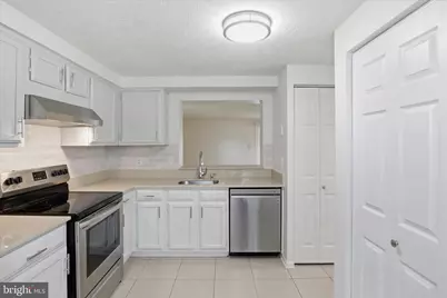 4749 Hersand Court, Woodbridge, VA 22193 - Photo 8