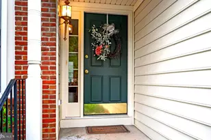 15829 Fourmile Creek Ct, Haymarket, VA 20169 - Photo 4