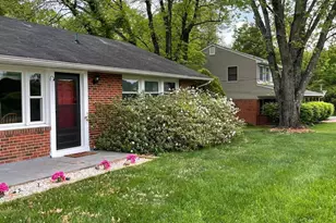 13209 Thornton Dr, Gainesville, VA 20155 - Photo 2