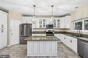 17717 Wayside Dr, Dumfries, VA 22026 - Photo 18
