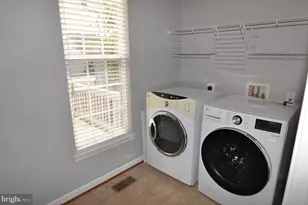 16291 Catenary Dr, Woodbridge, VA 22191 - Photo 14