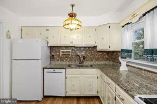 5236 Midway Ct, Woodbridge, VA 22193 - Photo 10