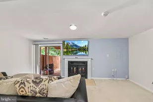 14054 Fallbrook Ln, Woodbridge, VA 22193 - Photo 22