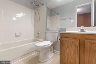 11557 Hill Meade Ln, Woodbridge, VA 22192 - Photo 32