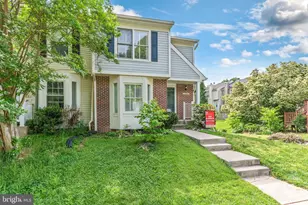 11557 Hill Meade Ln, Woodbridge, VA 22192 - Photo 2