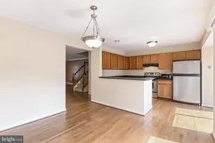 11557 Hill Meade Ln, Woodbridge, VA 22192 - Photo 16
