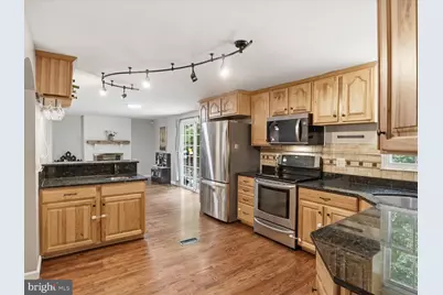 16106 Benedict Court, Woodbridge, VA 22191 - Photo 4