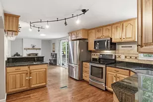 16106 Benedict Ct, Woodbridge, VA 22191 - Photo 4