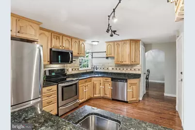 16106 Benedict Court, Woodbridge, VA 22191 - Photo 6