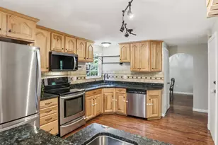 16106 Benedict Ct, Woodbridge, VA 22191 - Photo 6