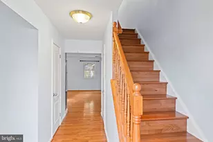2053 Mayflower Dr, Woodbridge, VA 22192 - Photo 4
