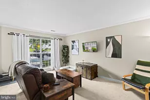 2860 Burgundy Pl, Woodbridge, VA 22192 - Photo 6