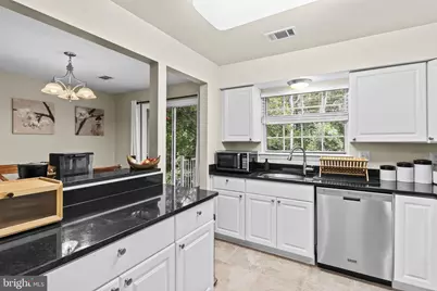 2860 Burgundy Place, Woodbridge, VA 22192 - Photo 8