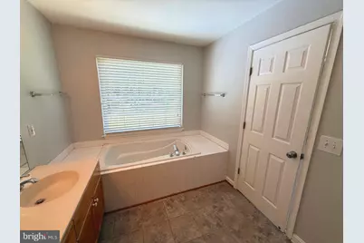 5796 Birch White, Dale City, VA 22193 - Photo 18