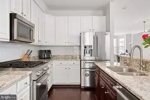 13340 Colchester Ferry Pl, Woodbridge, VA 22191 - Photo 18