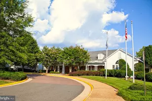 8020 Amsterdam Ct, Gainesville, VA 20155 - Photo 16