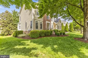 8020 Amsterdam Ct, Gainesville, VA 20155 - Photo 2