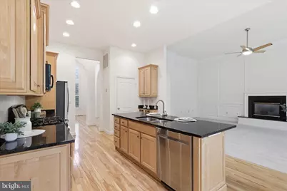 8277 Roxborough Loop, Gainesville, VA 20155 - Photo 14