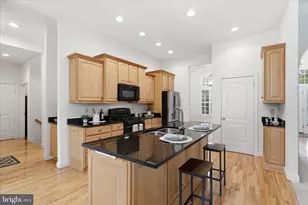 8277 Roxborough Loop, Gainesville, VA 20155 - Photo 12