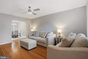 1736 Tiger Lily Cir, Woodbridge, VA 22192 - Photo 2