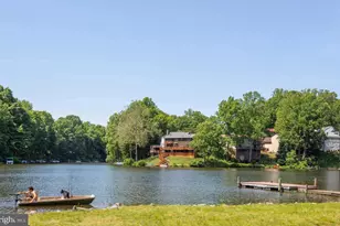 15646 Montview Dr, Dumfries, VA 22025 - Photo 18