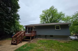 13421 Hillendale Dr, Woodbridge, VA 22193 - Photo 2