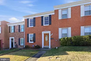 2942 Wetherburn Ct, Woodbridge, VA 22191 - Photo 2
