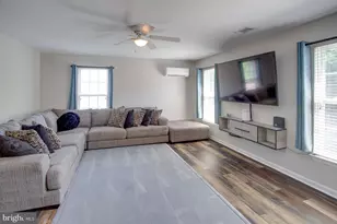17701 Avenel Ln, Dumfries, VA 22026 - Photo 32