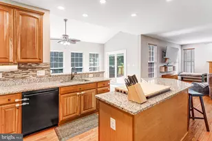 17701 Avenel Ln, Dumfries, VA 22026 - Photo 8