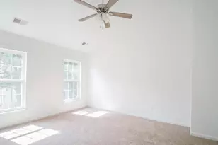16919 Gentle Wood Ln, Dumfries, VA 22026 - Photo 4