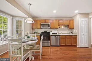 3304 Shearwater Ct, Woodbridge, VA 22192 - Photo 2